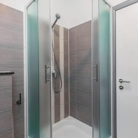 Apartment Apartment Apartmani Vesna Grebastica By Interhome Grebastica