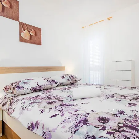 Vesna By Interhome *