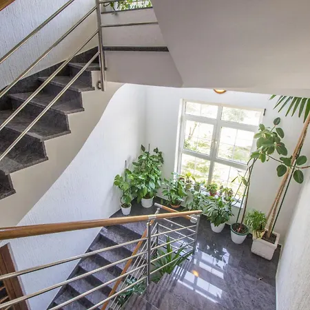 Apartment Apartmani Vesna Grebastica By Interhome