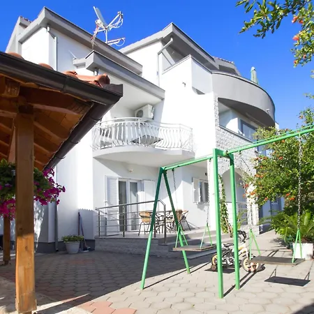 Apartment Apartment Apartmani Vesna Grebastica By Interhome