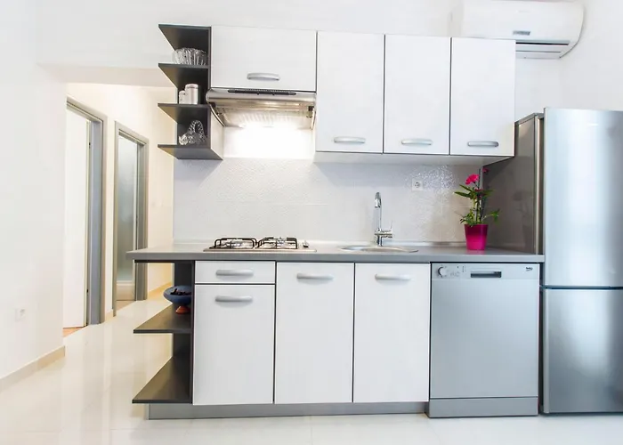 Apartment Apartmani Vesna Grebastica By Interhome 公寓