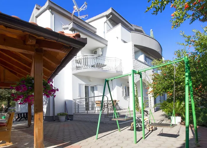 דירה Apartment Apartmani Vesna Grebastica By Interhome